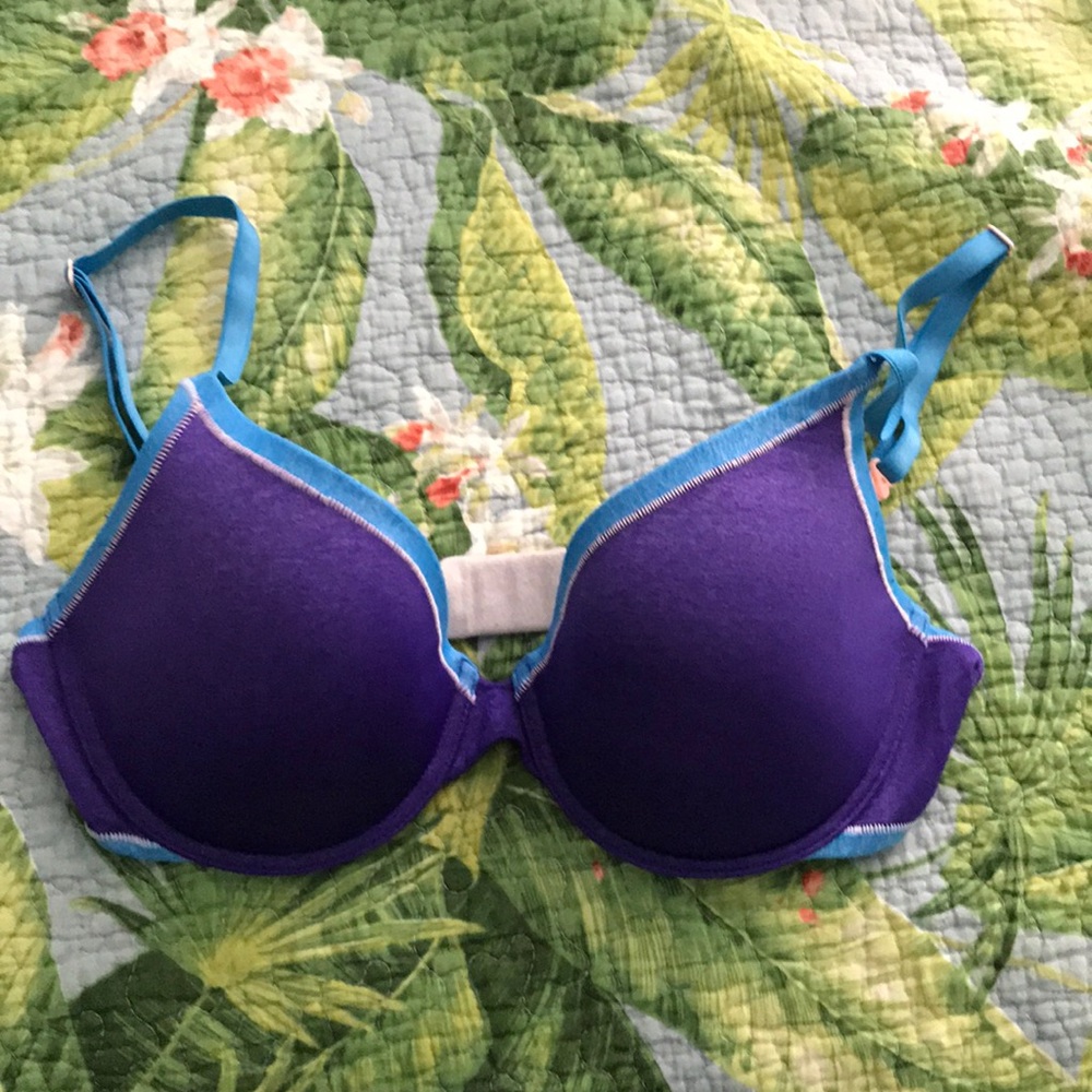 Victoria’s Secret Lined Demi Bra 32D